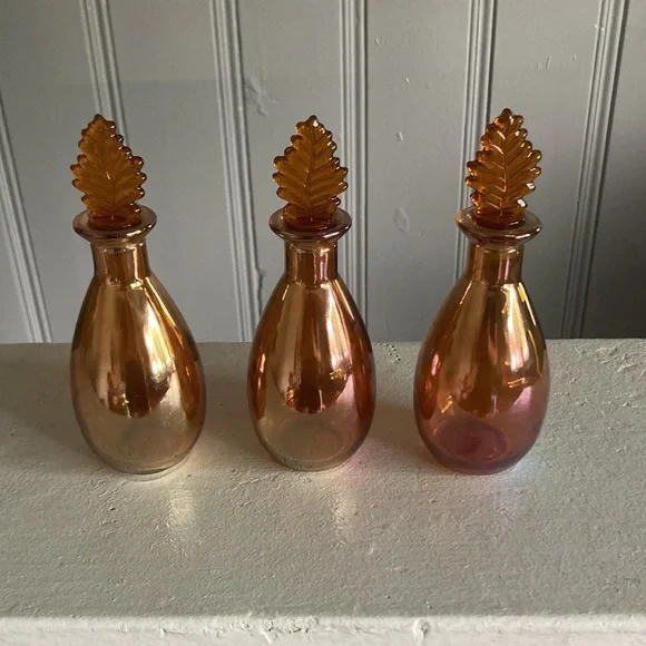 NWT Set of 3 Two Tone Iridescent Amber Decorative Glass Bottles w/ Leaf Tops 🍁 - Picture 5 of 17
